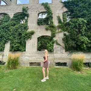 Meet your posher, Joelle